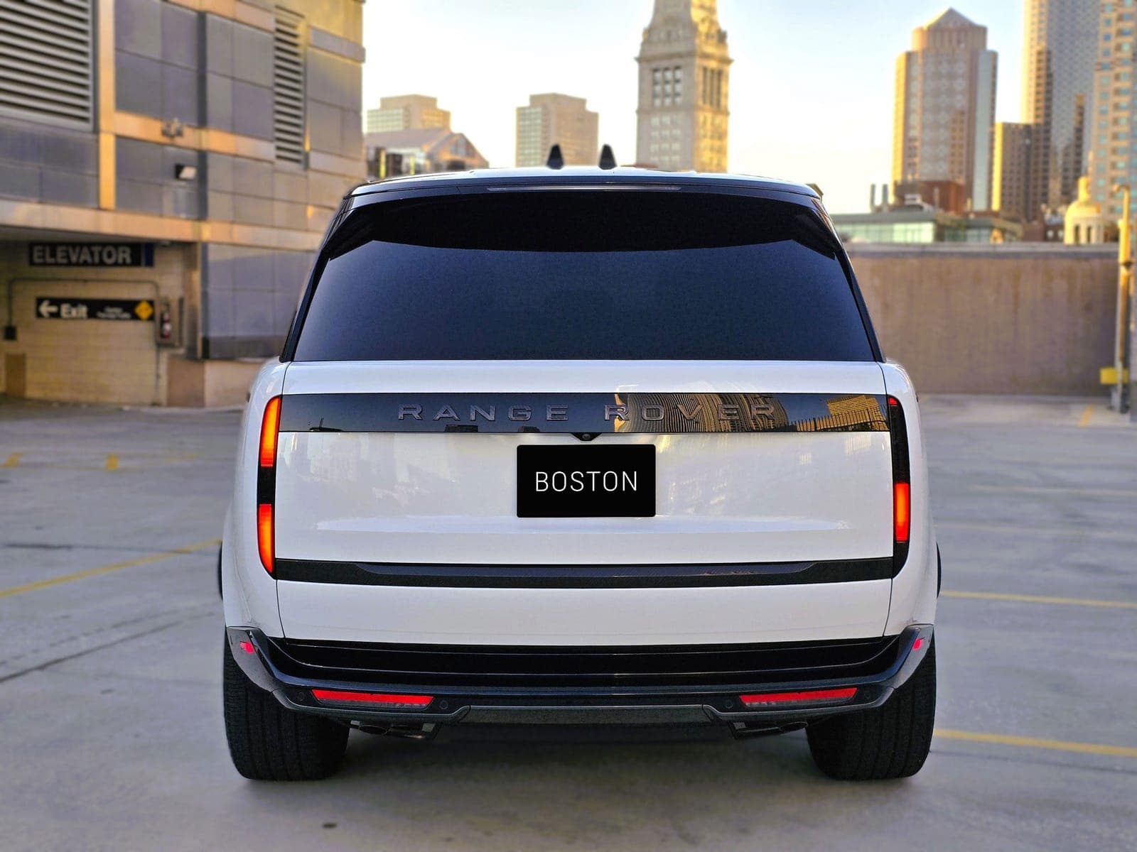 White Range Rover P530 SE SWB AWD