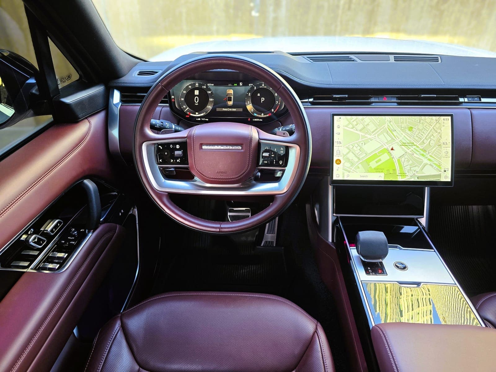 White Range Rover P530 SE SWB AWD