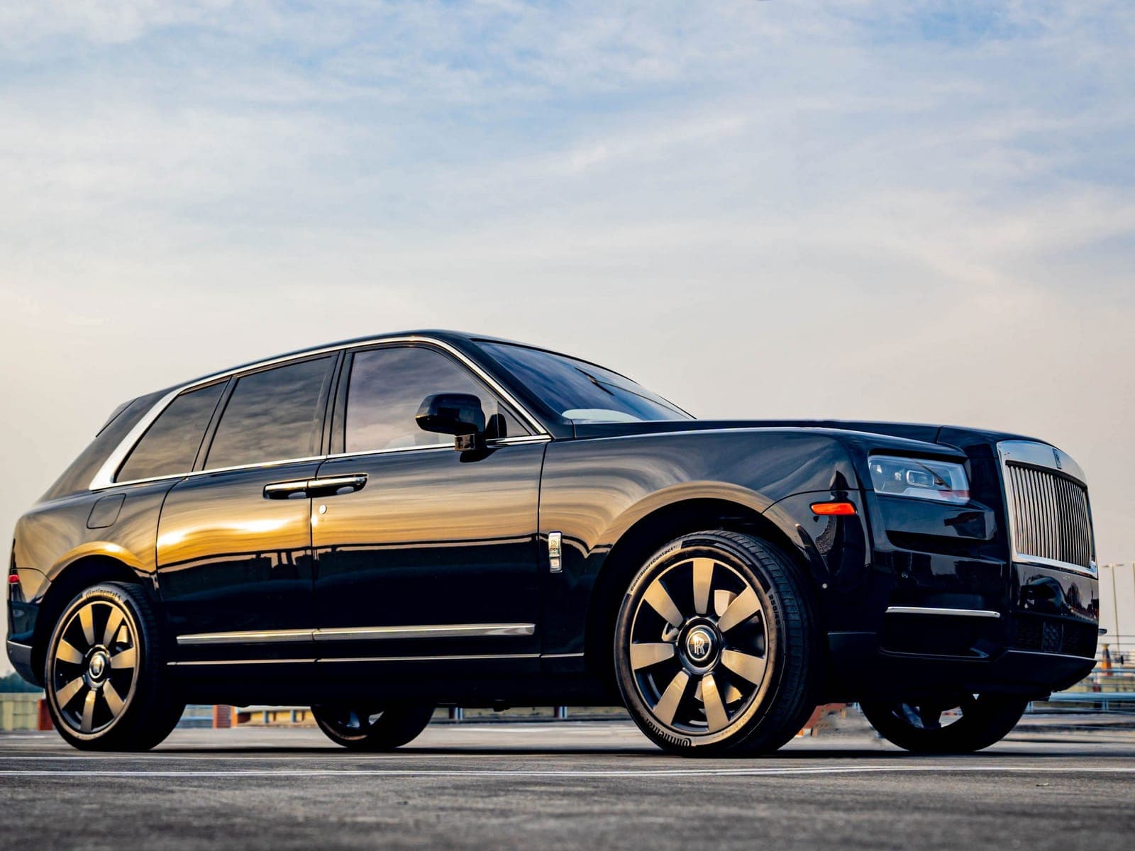 Black Rolls-Royce Cullinan