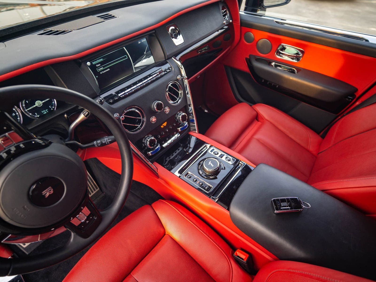 Black Rolls-Royce Cullinan